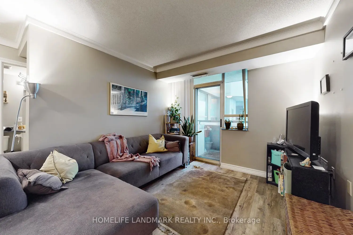 555 Wilson Heights Boulevard 301 photo 3