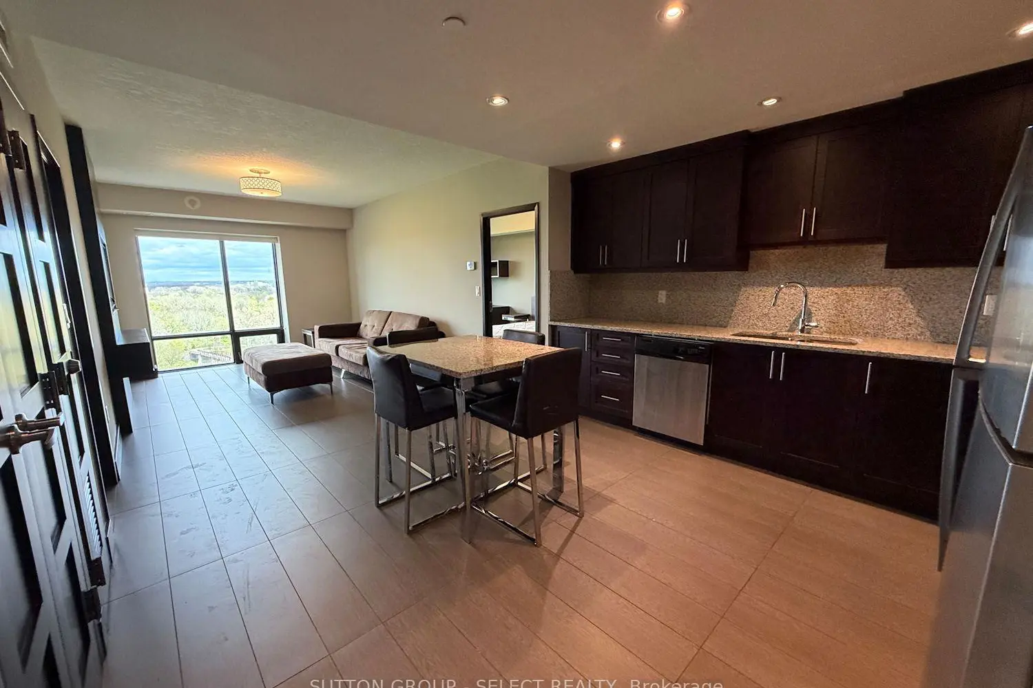 Additional image 11 of 1235 Richmond Street 1606