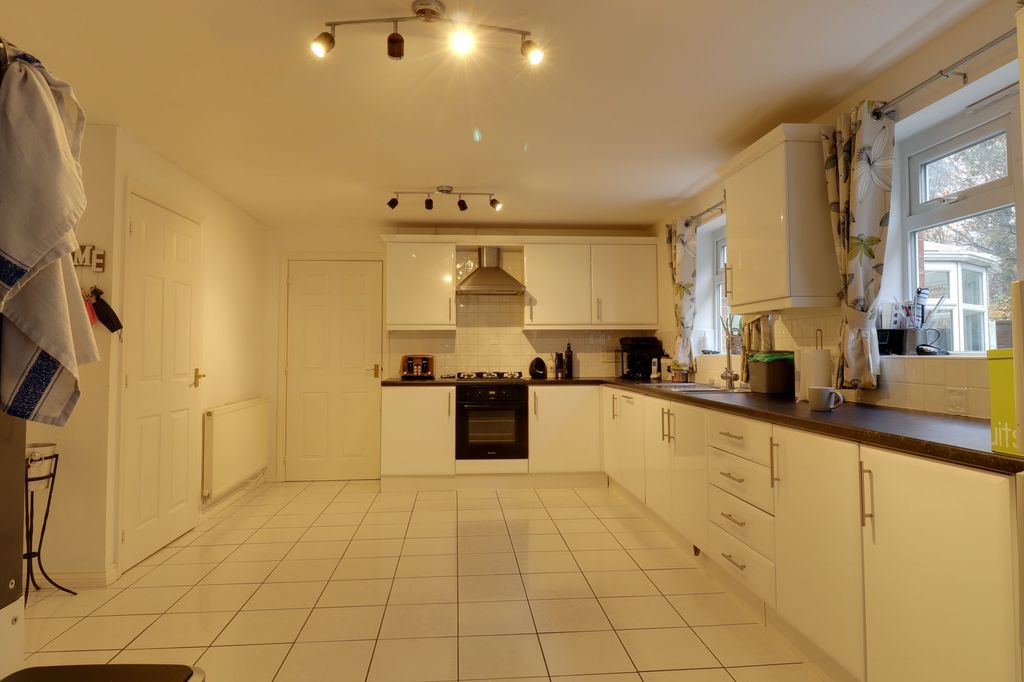 Additional image 7 of 4 bed detached house to rentHugo Way, Loggerheads TF9