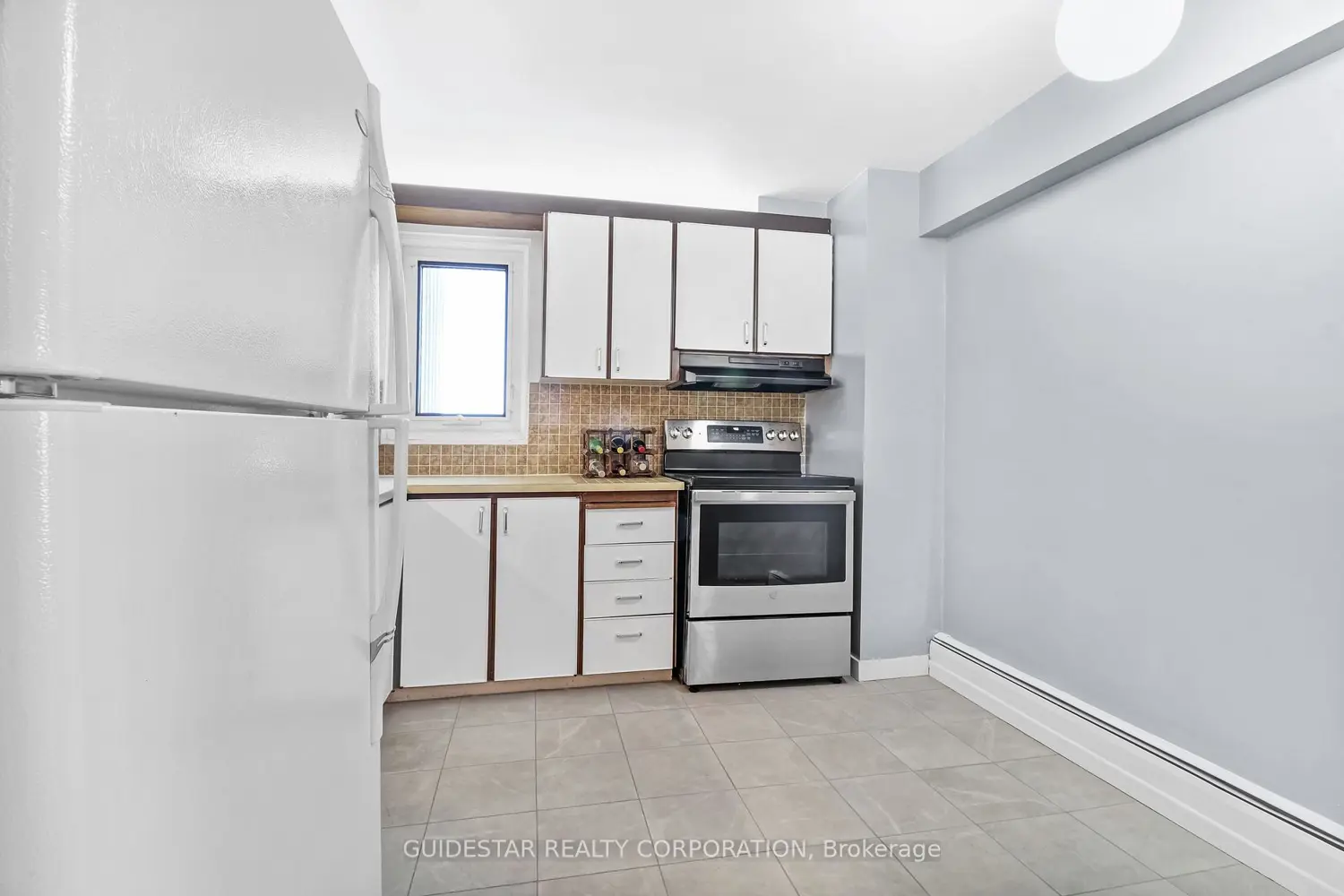 Additional image 8 of 1171 Ambleside Drive 1906