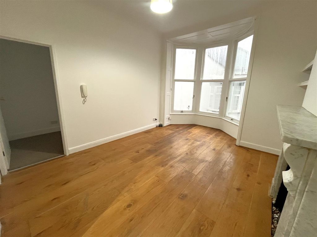Additional image 4 of 1 bed flat for saleGloucester Street, Weymouth DT4
