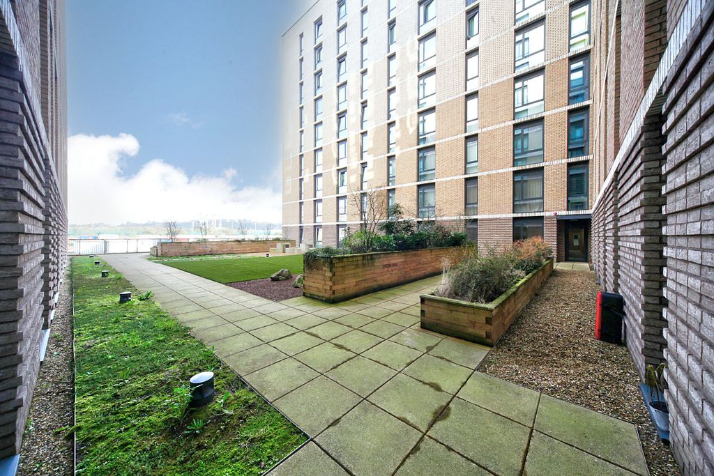 Additional image 4 of 2 bed flat to rentViva Court, Kimpton Road, Luton LU2