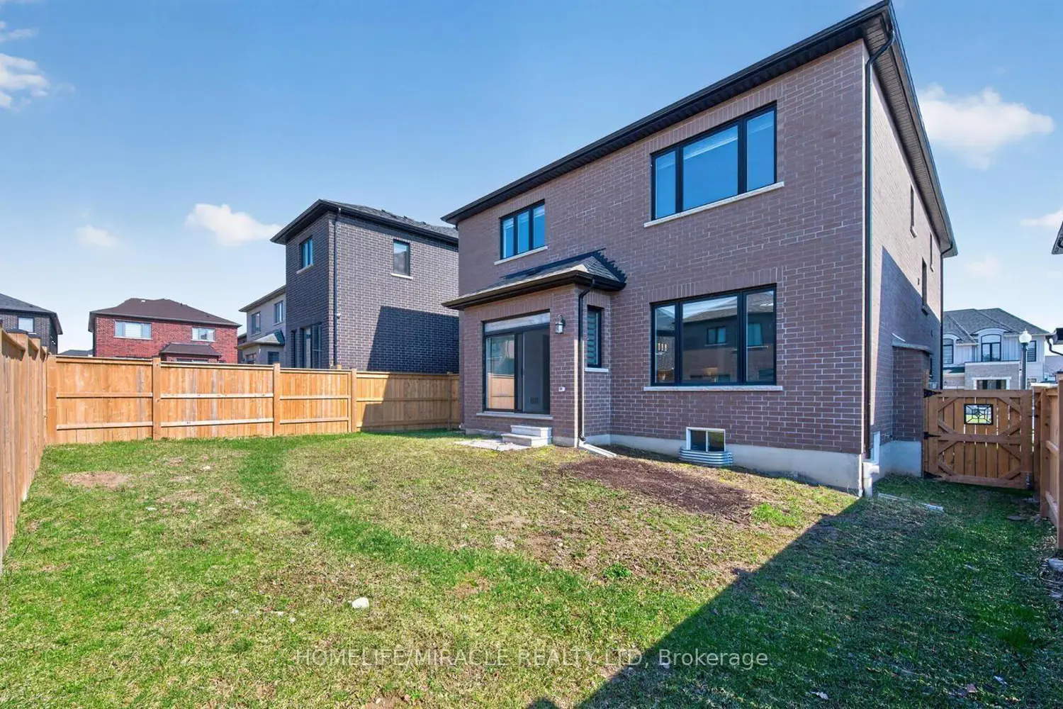 Additional image 19 of 1032 Edinburgh Drive
