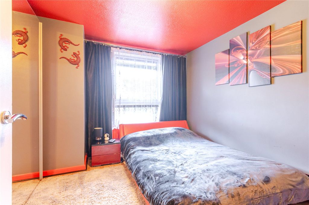 Additional image 9 of 4 bed semi-detached house for saleHinkley Close, Harefield, Uxbridge UB9