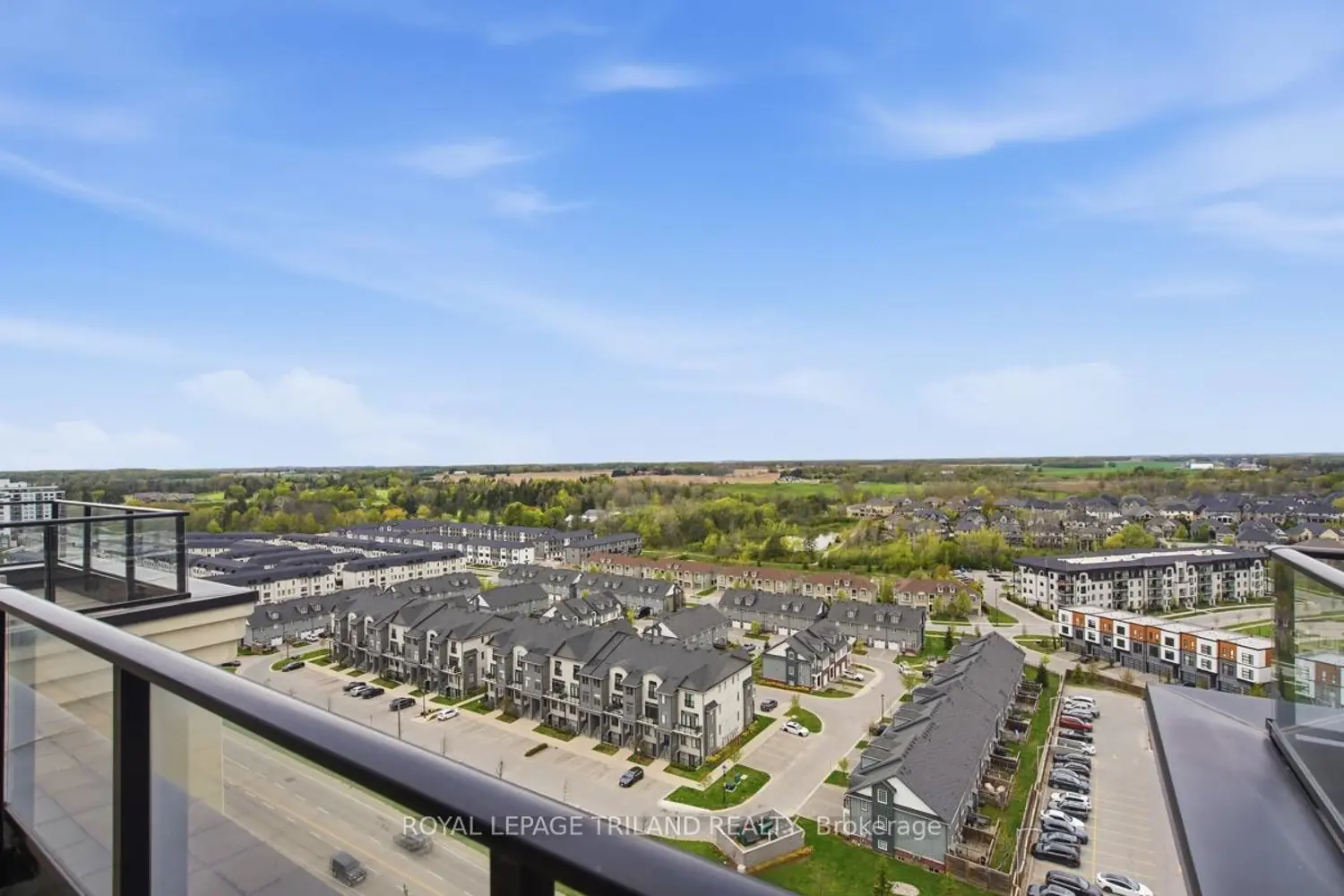 Additional image 5 of 240 Villagewalk Boulevard 1403