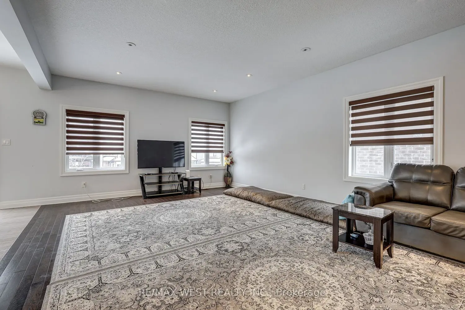 Additional image 7 of 2607 Sheffield Boulevard