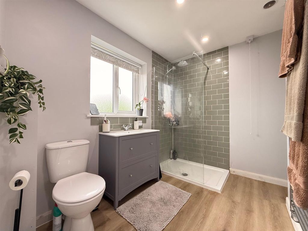 Additional image 13 of 5 bed detached house to rentTeme Avenue, Malvern WR14