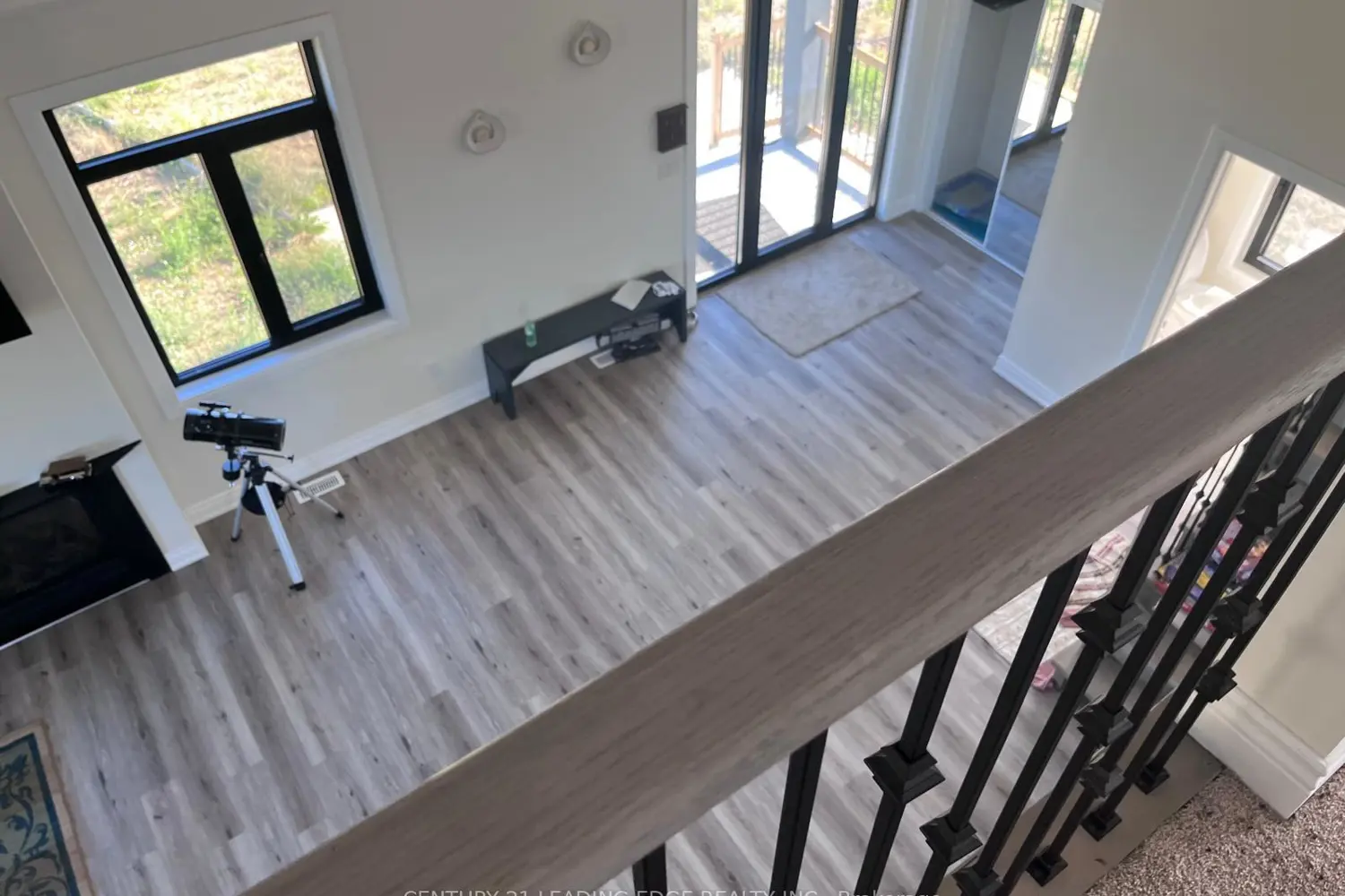 377 Montgomery Road photo 4