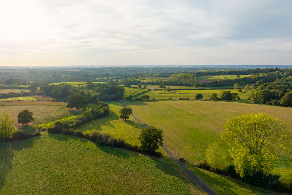 Additional image 19 of 8 bed property for saleWood Hall Lane, Radlett, Hertfordshire WD7