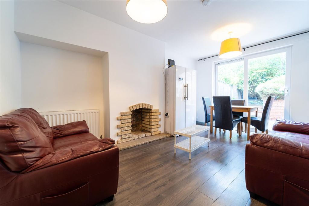 Additional image 4 of 5 bed shared accommodation to rentRodbourne Road, Birmingham B17
