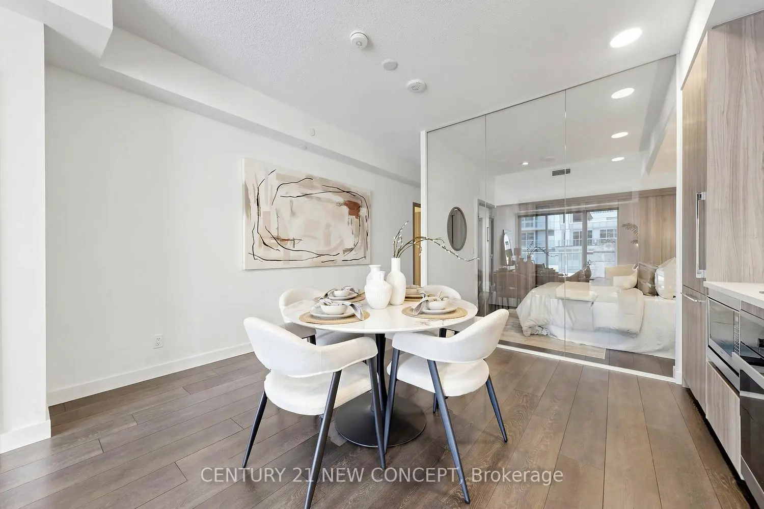 25 Mcmahon Drive 206 photo 4
