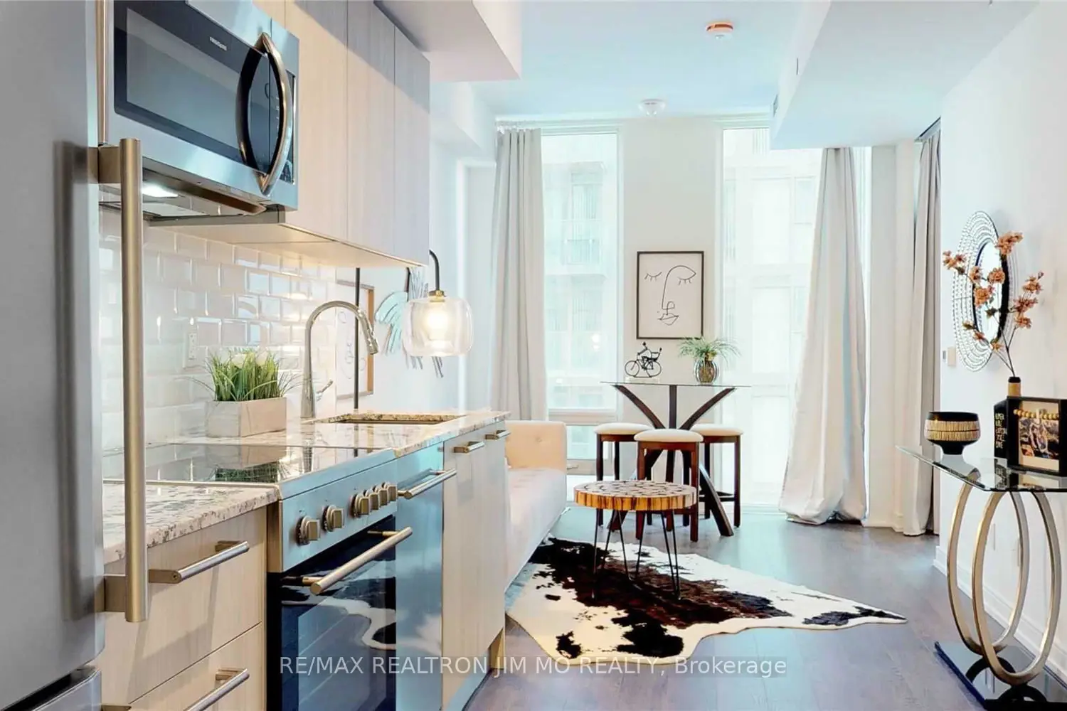 28 Wellesley Street 706 photo 3