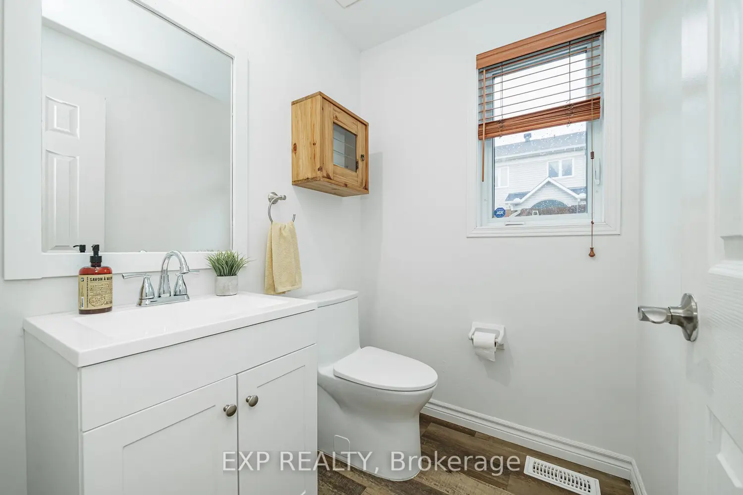 569 Aquaview Drive photo 3