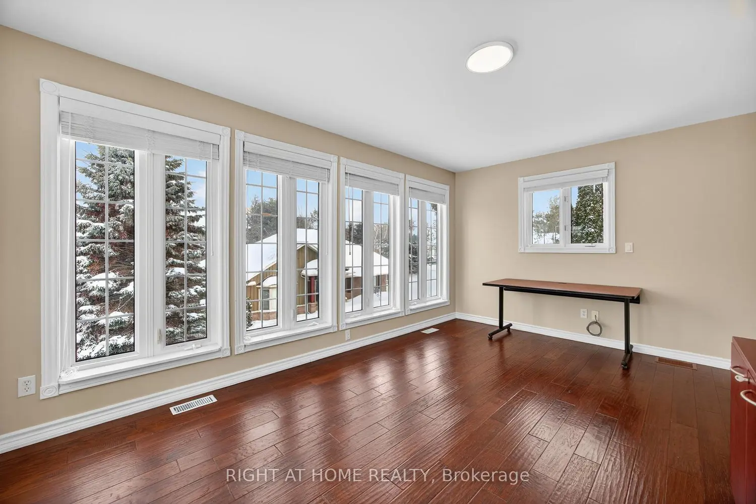 54 Highland Drive photo 3