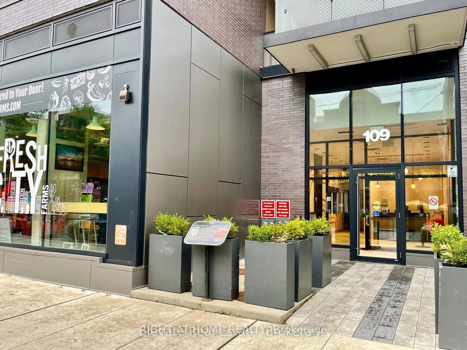 209-109 Ossington Avenue, Toronto, ON, M6J 0G1