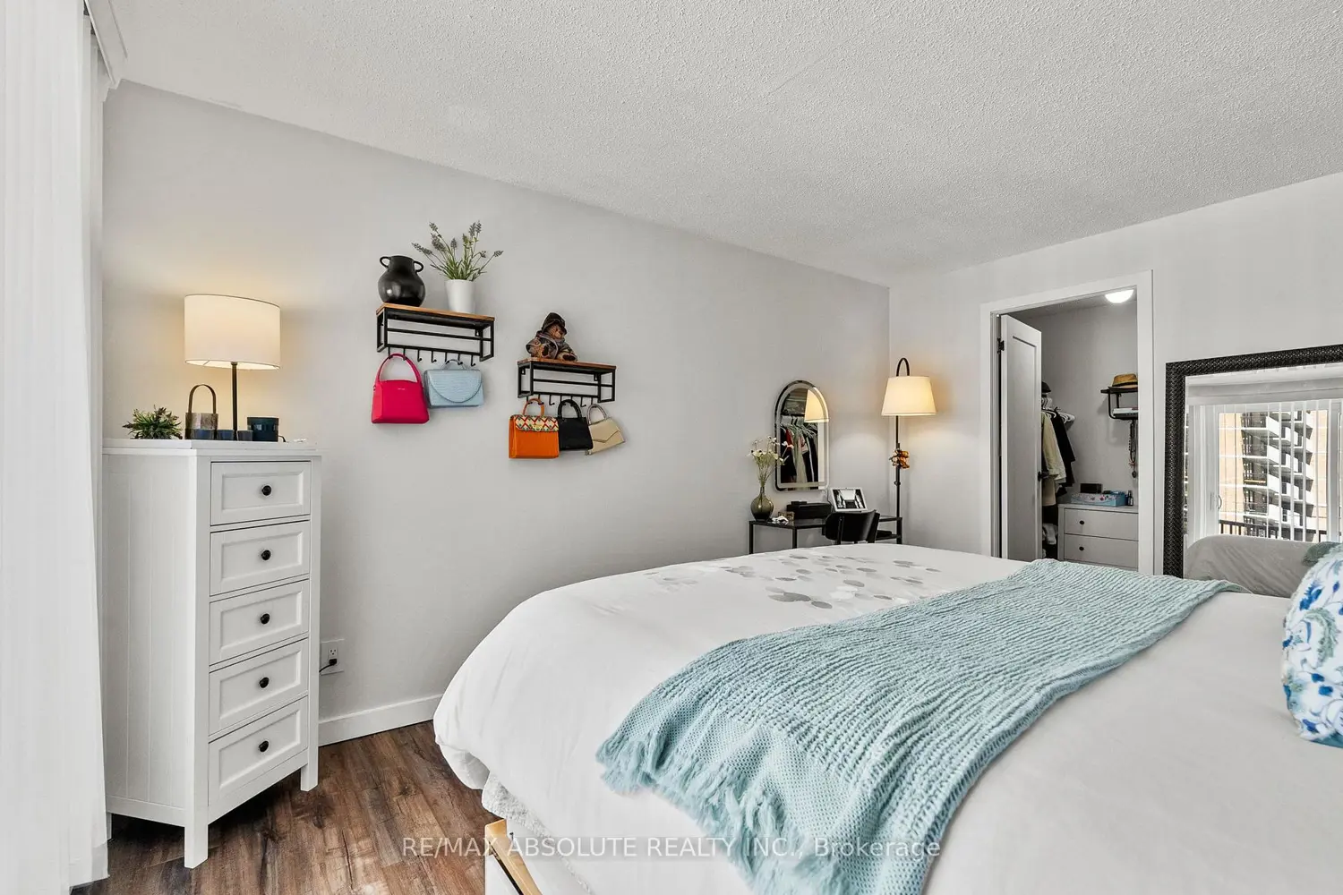 Additional image 12 of 50 Burnside Avenue 406