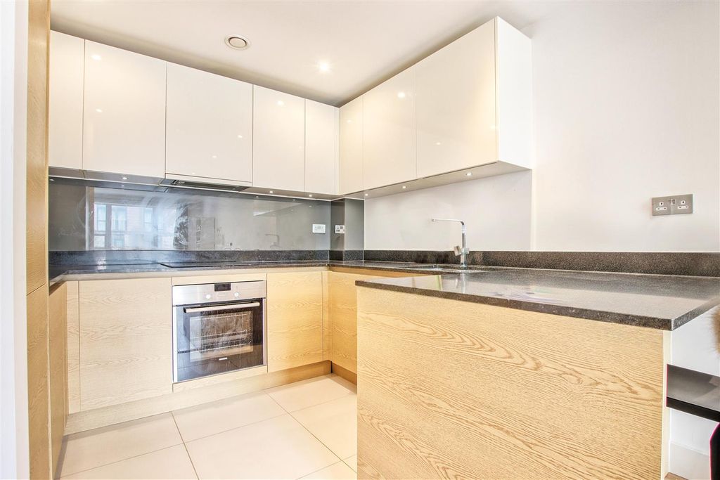 Additional image 2 of 1 bed flat for saleKingsley Walk, Cambridge CB5