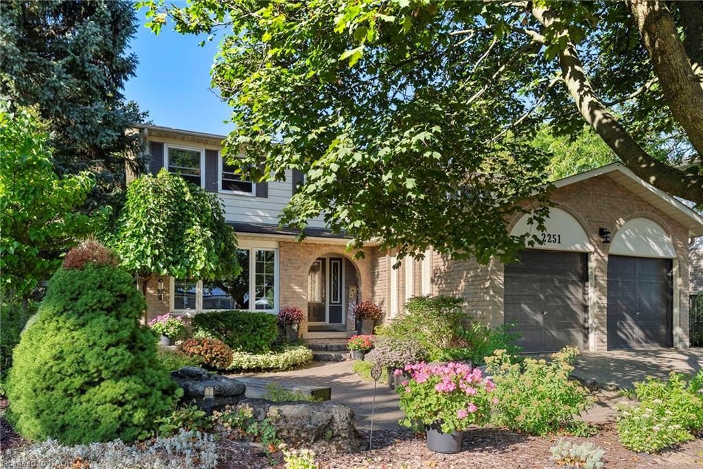 2251 Kirkburn Drive, Burlington, ON, L7P 4E8