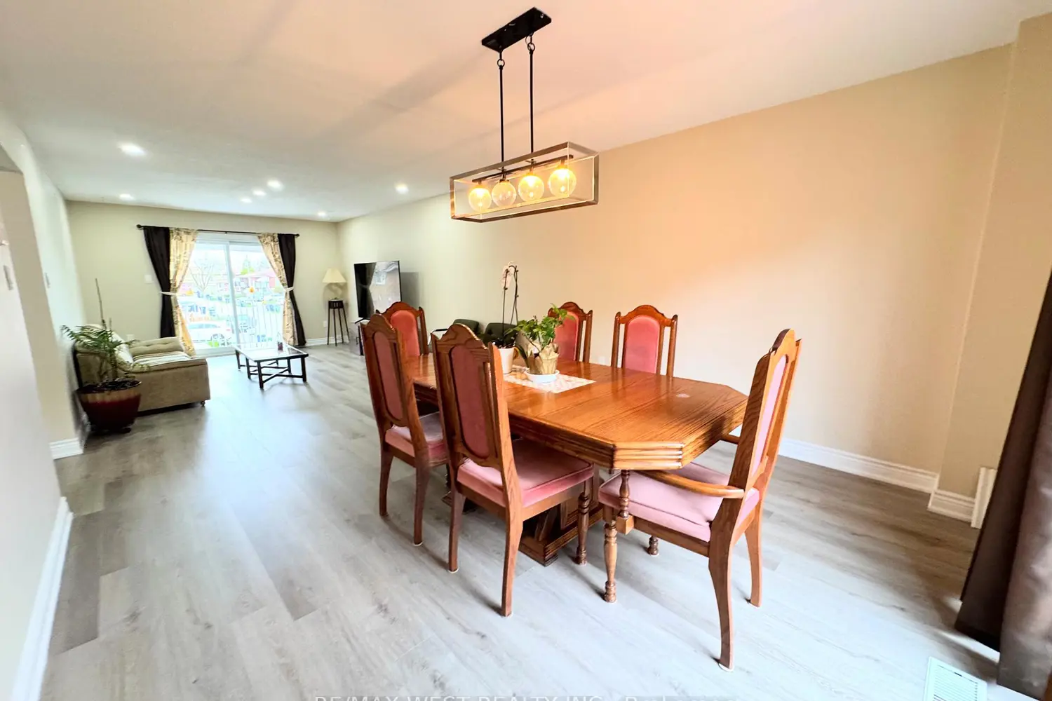 26 Brownridge Crescent photo 5