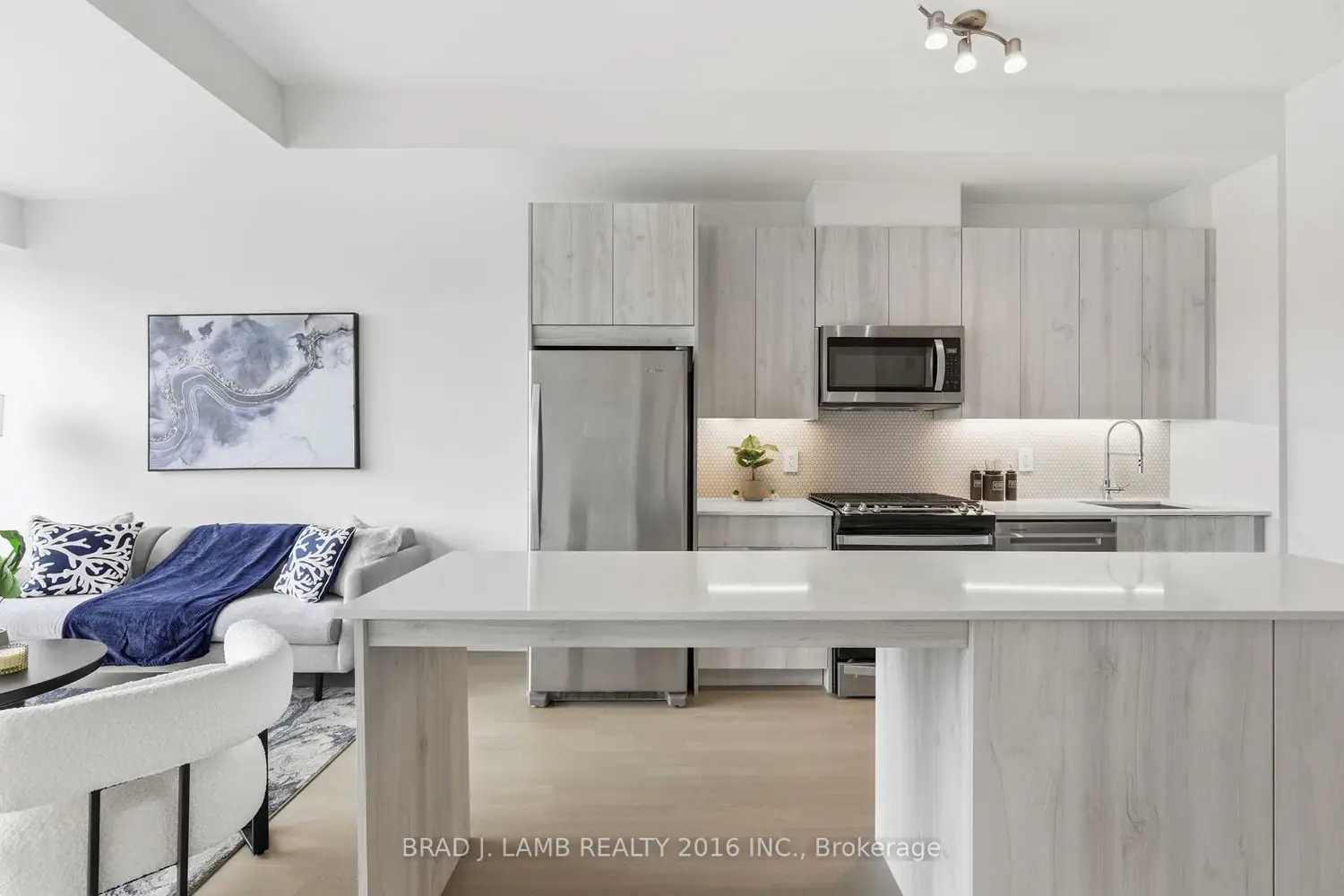 Additional image 7 of 495 Logan Avenue 413