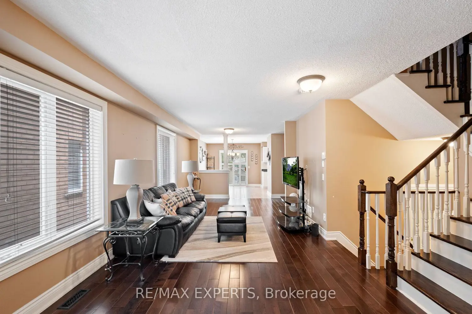 118 Senator Way photo 2