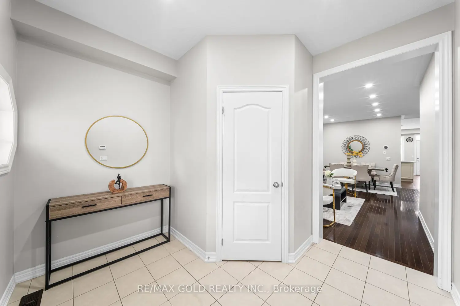 10 Rougebank Avenue photo 4