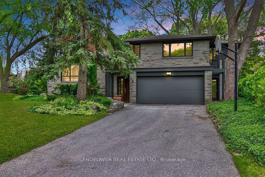 9 Alderdale Court, Toronto, ON, M3B 2H8