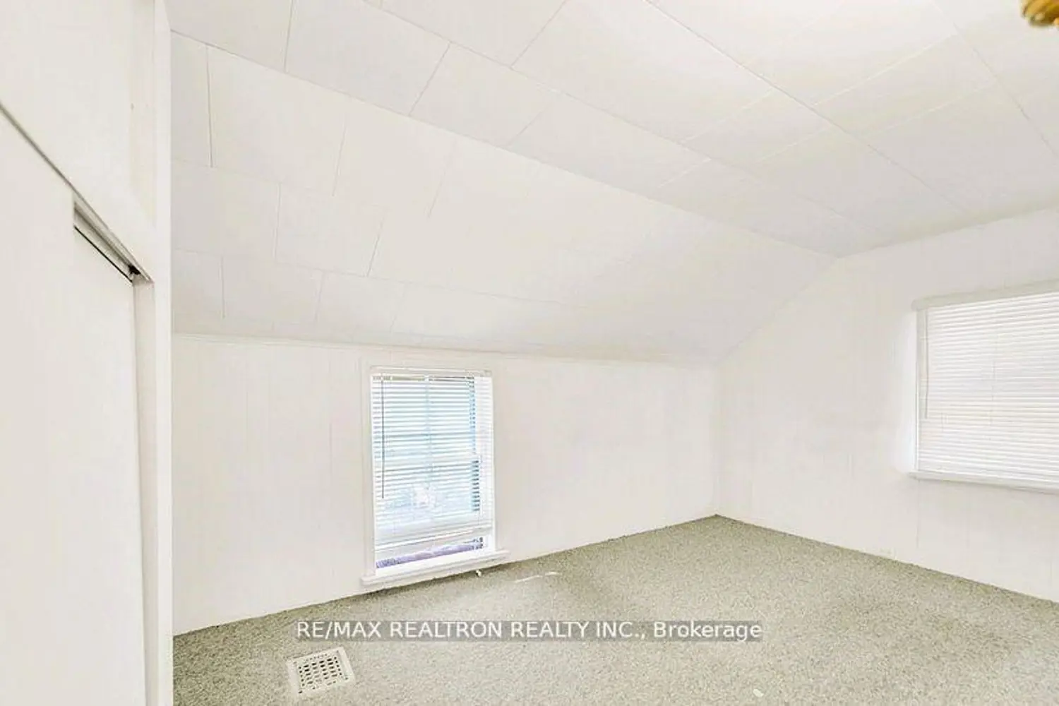 Additional image 18 of 16958 Bayview Avenue
