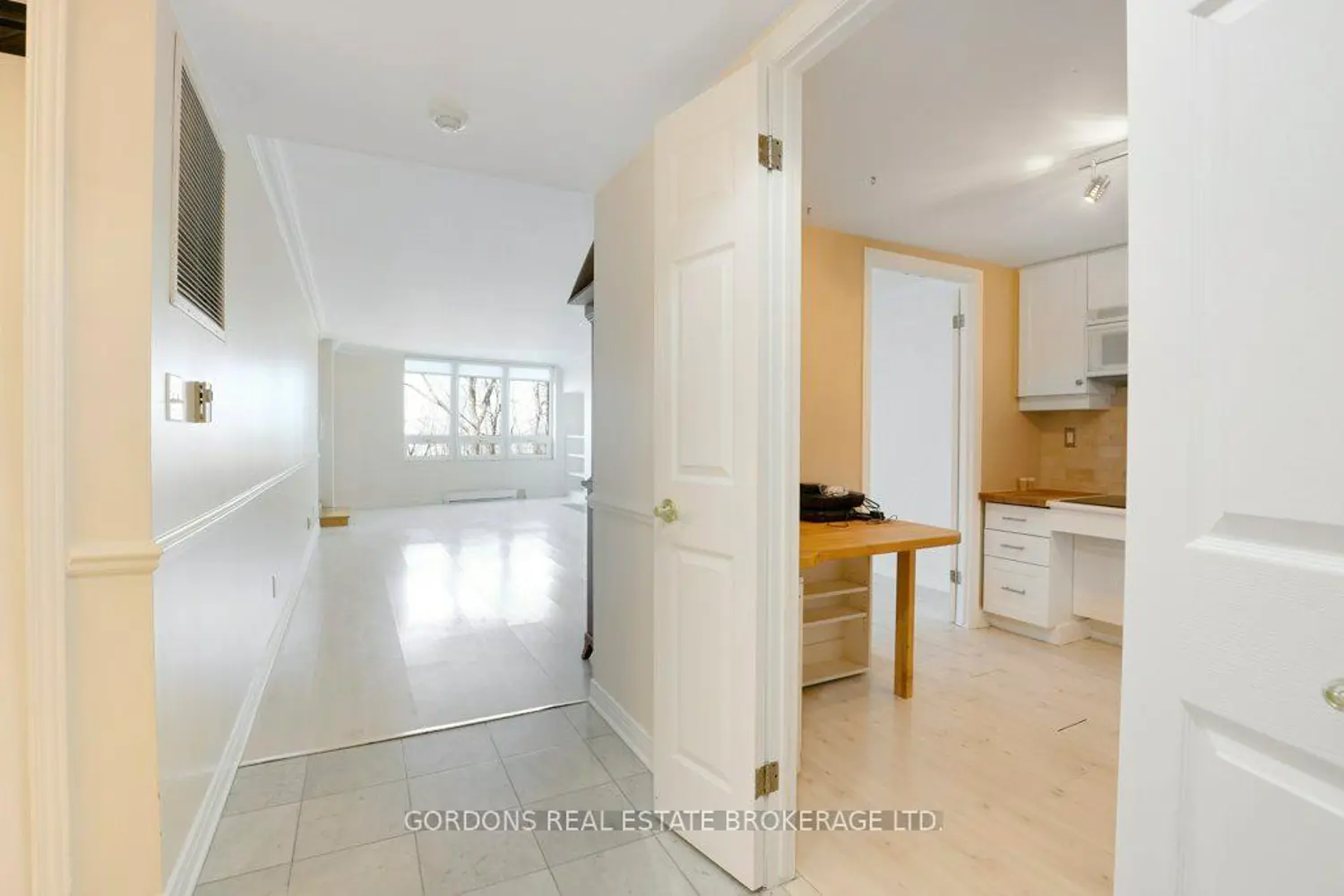 3099 Carling Avenue 103 photo 3