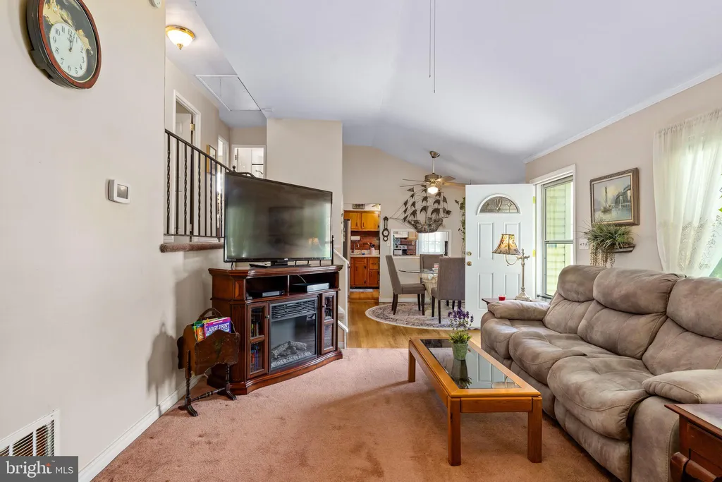 Additional image 4 of 63 W Stephen Drive, Newark, DE 19713