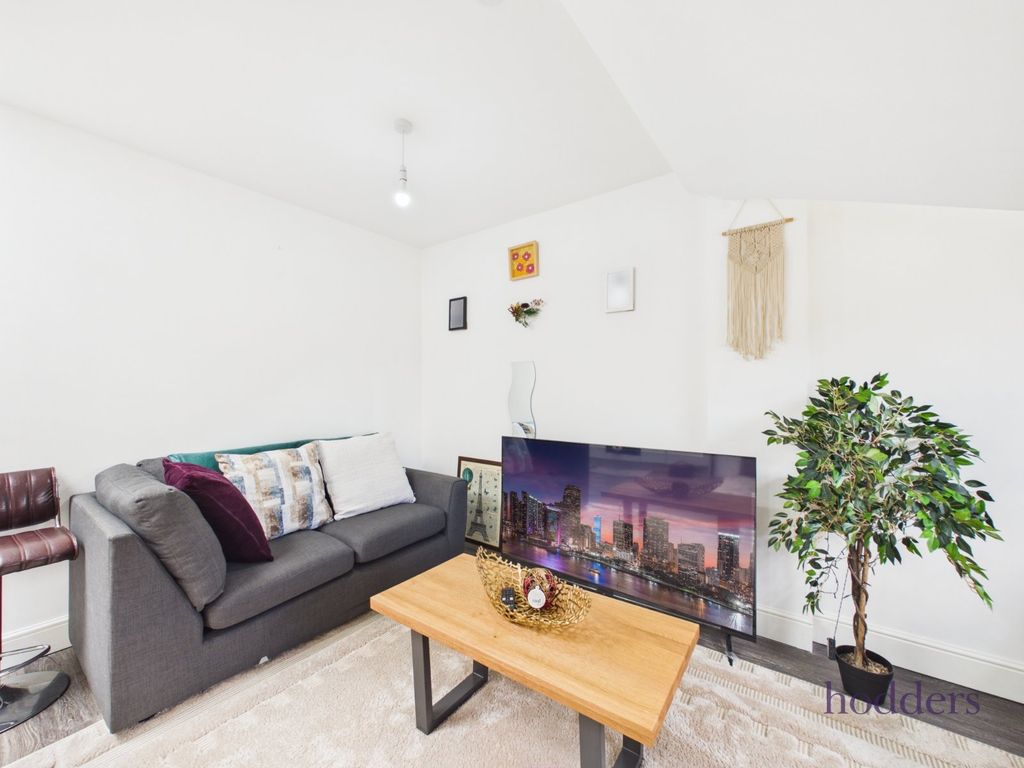 Additional image 7 of 2 bed flat to rentFour Corners Chertsey, Pound Road, Chertsey KT16