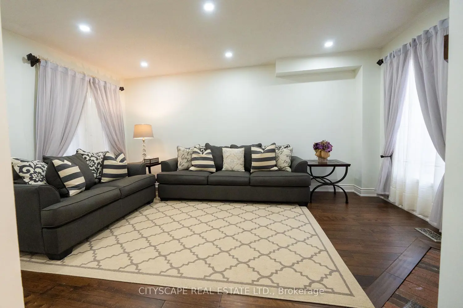 Additional image 6 of 3912 Rushton Crescent