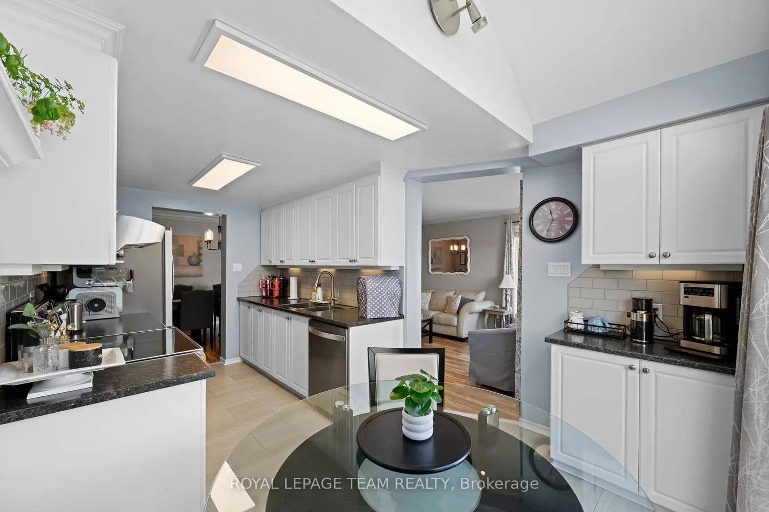 646 Casabella Drive photo 4