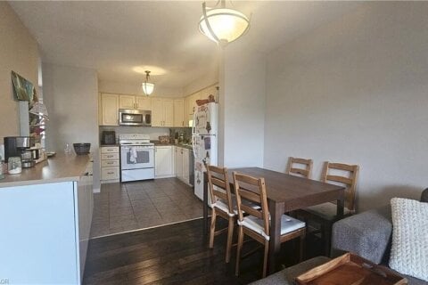 Additional image 8 of 216 Featherstone Crescent, Kitchener, ON, N2R 1Z3