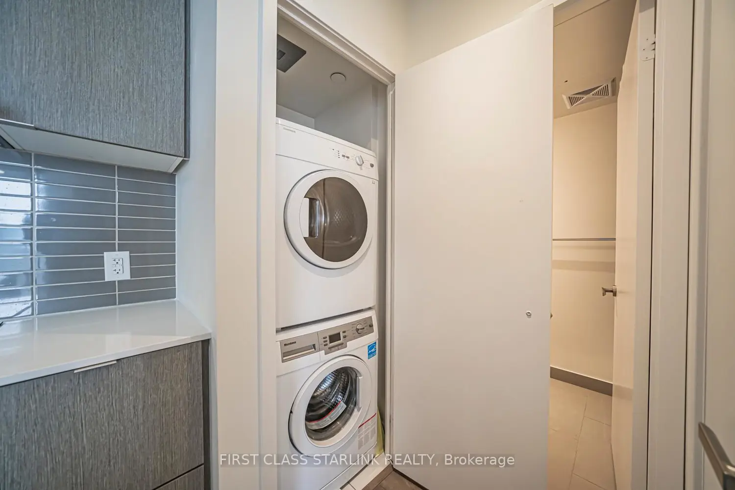 Additional image 6 of 100 Harbour Street 2801