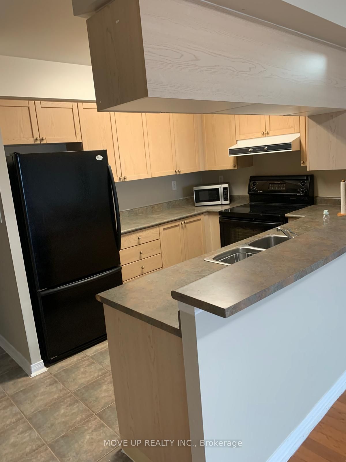 Additional image 3 of #901-39 Oneida Crescent S, Richmond Hill, ON, L4B 4T9