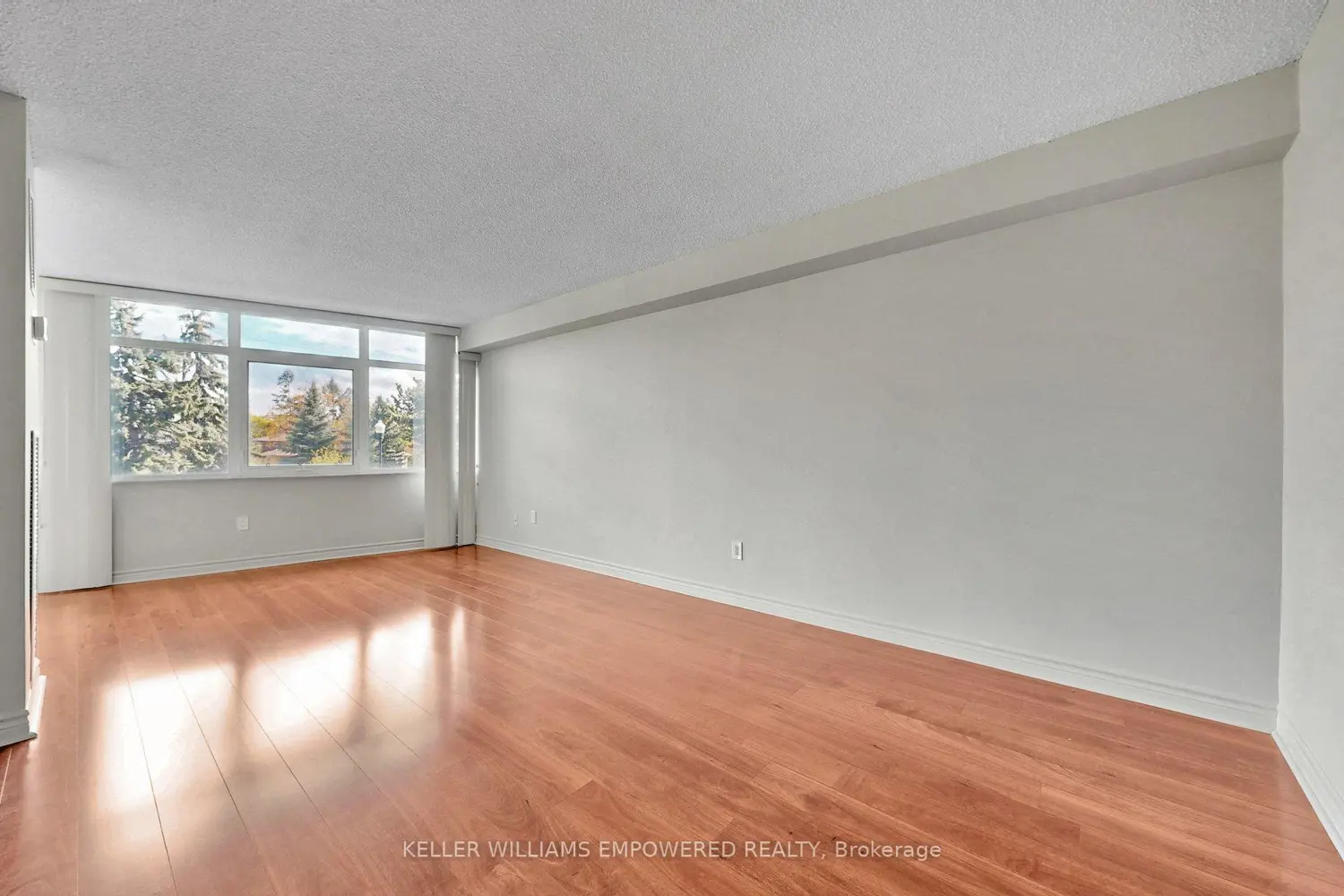 90 Fisherville Road 203 photo 3