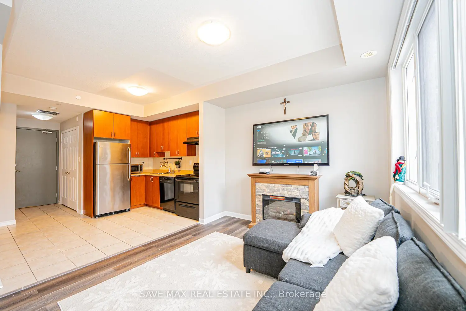 Additional image 8 of 3075 Thomas Street 213