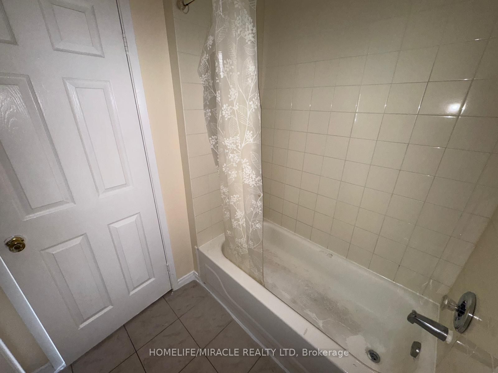 1-565 Kennedy Road, Toronto, ON, M1K 2B2