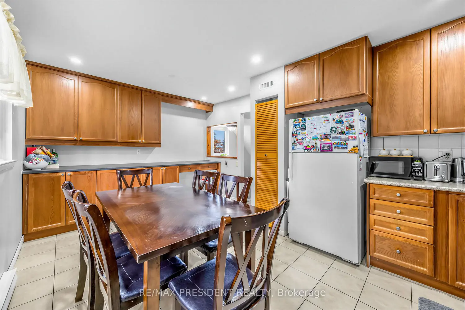 120 Murison Boulevard 20 photo 4