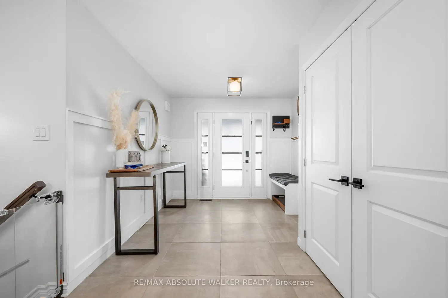 168 Roxanne Street photo 3