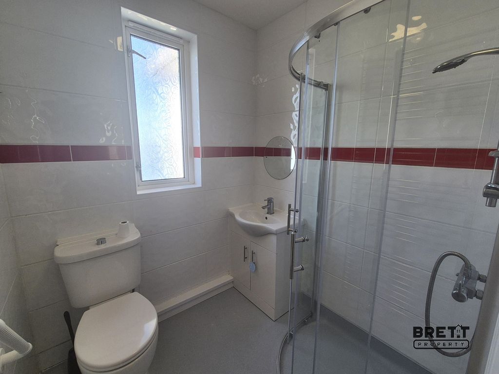 Additional image 11 of 4 bed detached house to rent14 Pointfields Crescent, Hakin, Milford Haven, Pembrokeshire. SA73