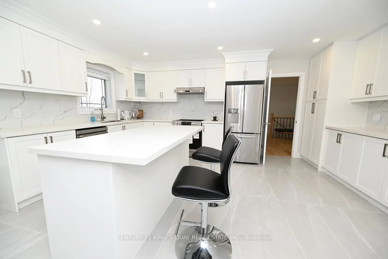 88 Bayshore Drive photo 4
