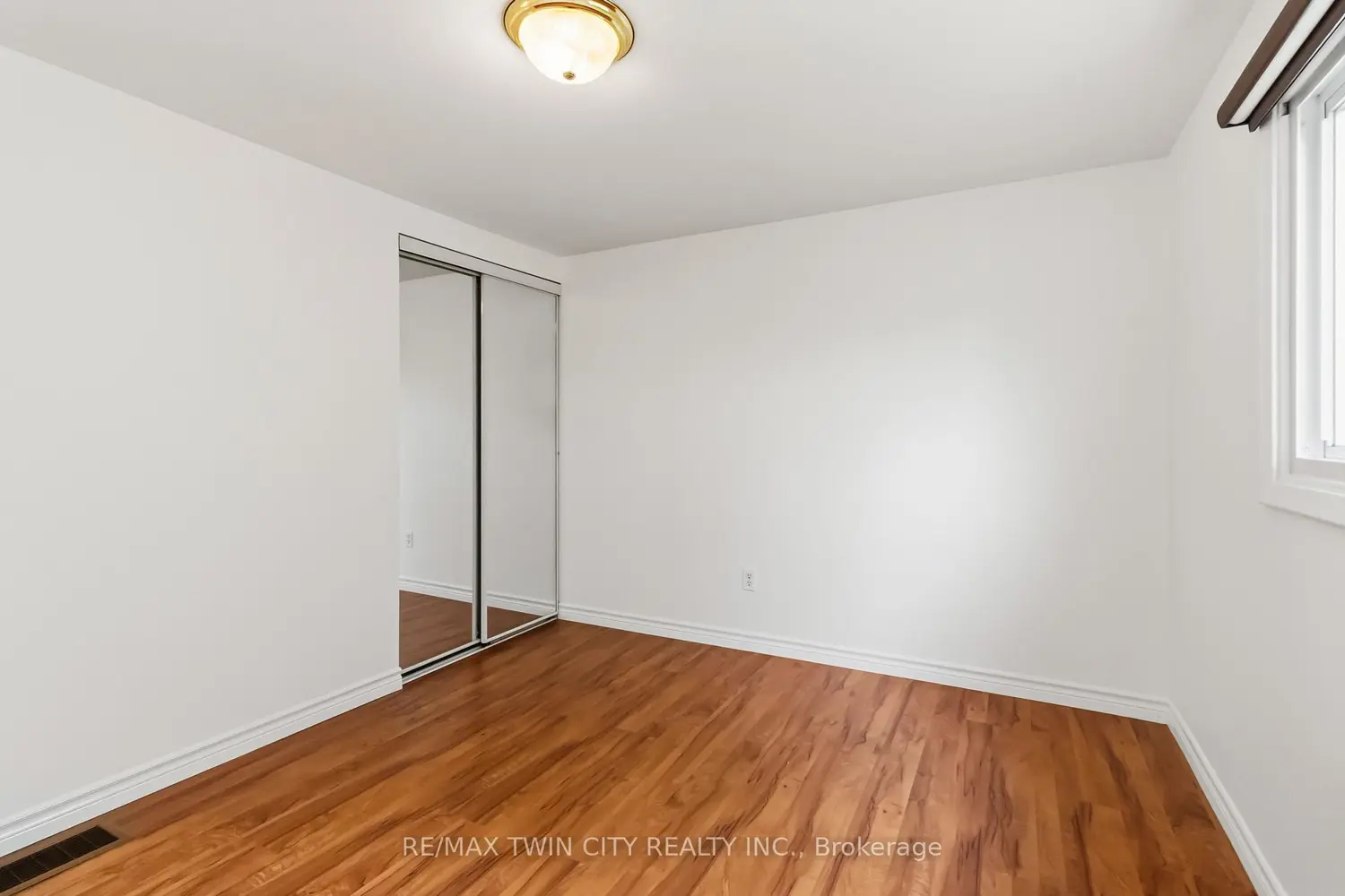 Additional image 14 of 51 Metcalfe Crescent C