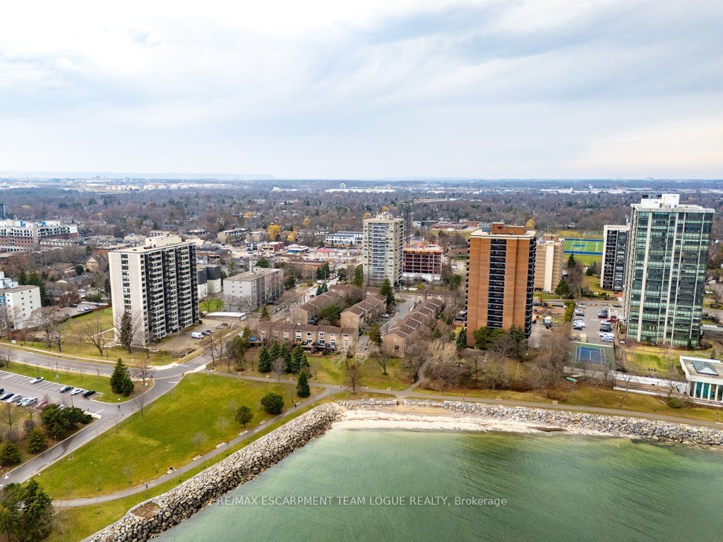 301-2263 Marine Drive, Oakville, ON, L6L 5K1