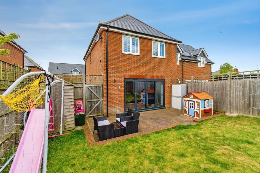 Additional image 17 of 3 bed semi-detached house for saleNursling Street, Nursling, Southampton SO16