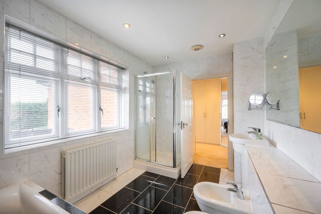 Additional image 12 of 5 bed detached house for saleFinchampstead Road, Wokingham RG41