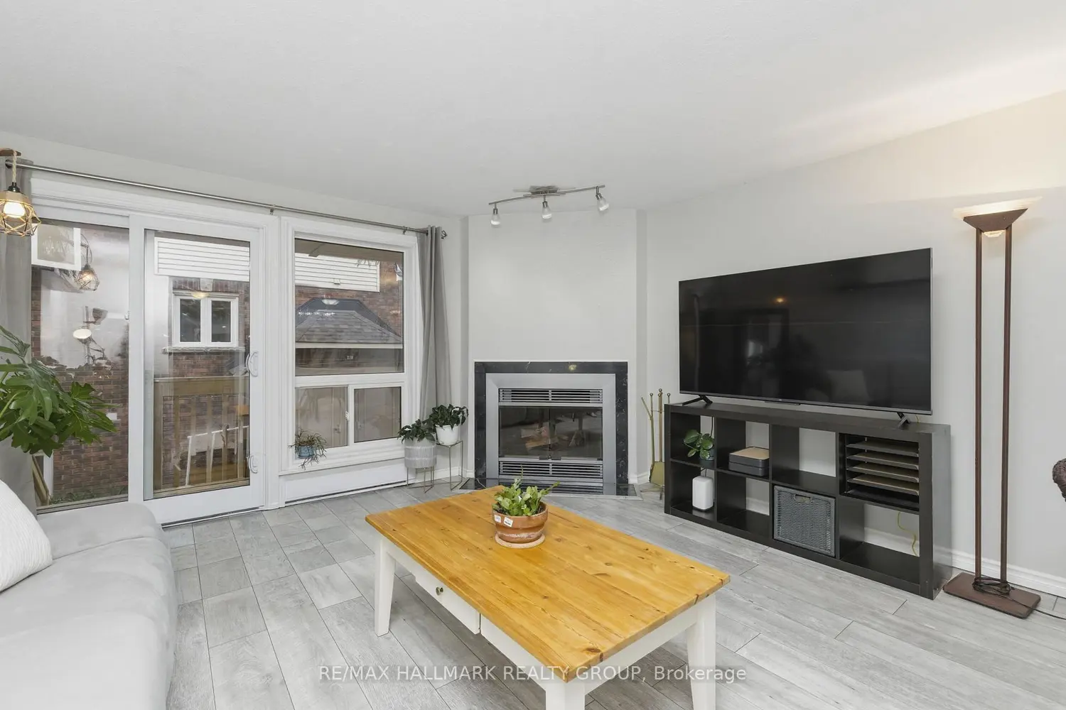 390 Briston Private 3 photo 3