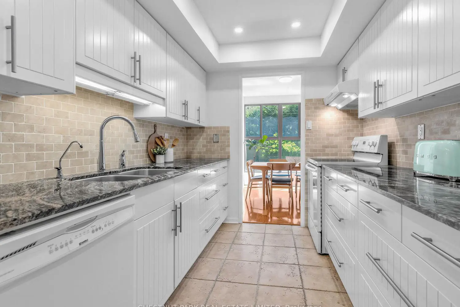 Additional image 8 of 2545 Bloor Street 202