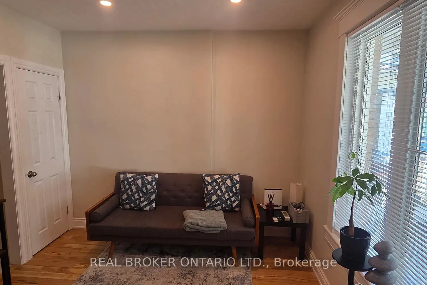 17 Howard Park Avenue photo 2